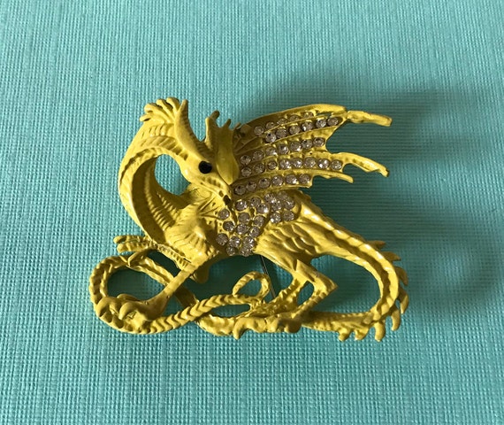 The Dragon\u2019s Tongue Vintage Red Enamel Brass Pin Badge Welsh Language Campaign