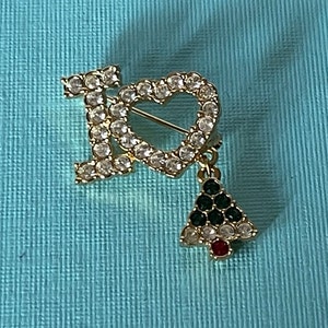 Vintage I love Christmas brooch, Christmas jewelry, I heart Christmas, rhinestone I love Christmas pin, holiday pin, Christmas jewelry,