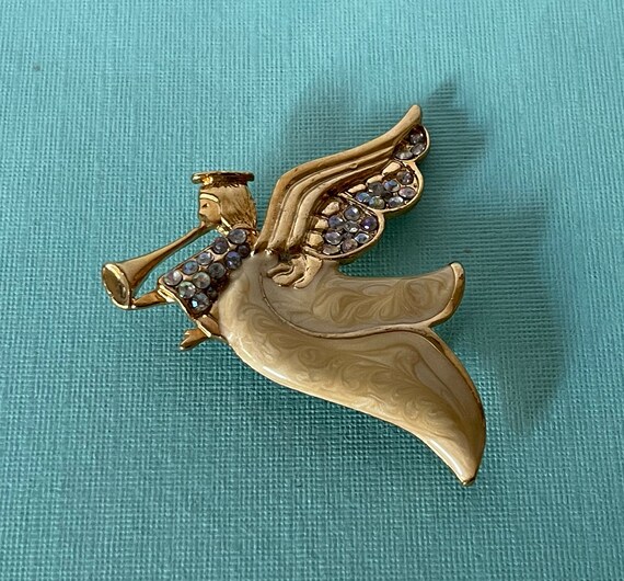 Vintage angel brooch, rhinestone angel pin, angel with trumpet, Gabriel, angel with horn, religious jewelry, Christian pin, Christmas angel