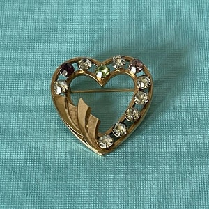 Vintage heart brooch, rhinestone heart pin, green heart pin, pink heart pin, wedding heart pin, heart jewelry, gold heart jewelry, Valentine