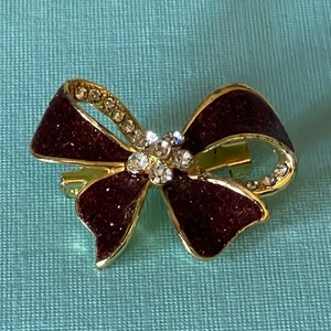 Vintage bow brooch, vintage ribbon pin, rhinestone bow pin, red bow pin, purple ribbon pin, rhinestone ribbon brooch, ribbon jewelry, bow