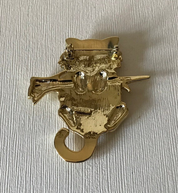 Vintage cat brooch, gold cat brooch, signed cat brooch, cat jewelry, cat gifts, gifts for cat lovers, kitten brooch, cat pin, kitten brooch View 4
