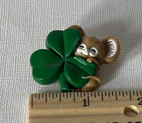 Vintage St Patrick's day brooch, mouse with shamr… - image 5
