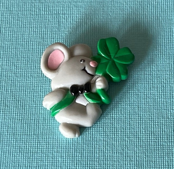 Vintage St Patrick's day brooch, mouse brooch, sh… - image 1