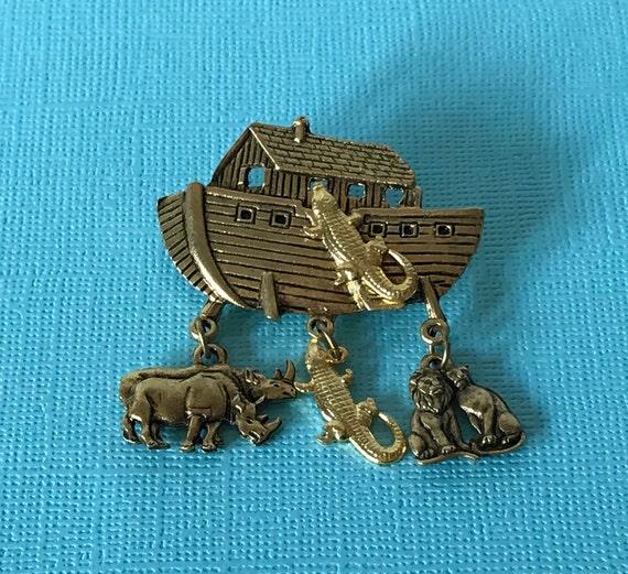 Vintage Noah's ark brooch, gold Noah's ark brooch… - image 2