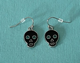 Skull pierced earrings, skeleton earrings, Halloween earrings, Halloween jewelry, skull earrings, drop earrings, black and silver skeleton