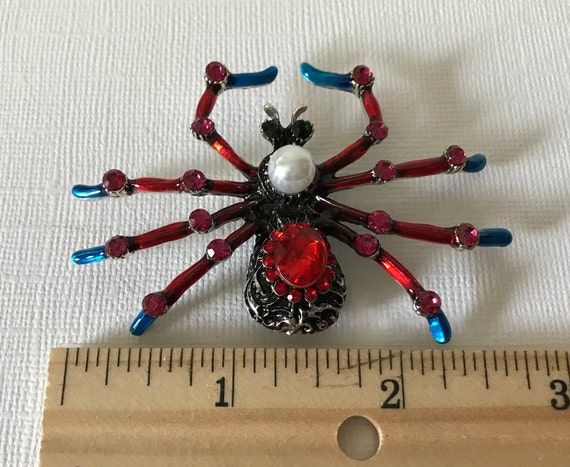 Large rhinestone spider brooch, faux pearl spider… - image 3