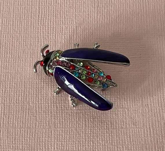 Purple roach brooch, rhinestone roach pin, beetle brooch, fly brooch, scarab pin, locust brooch, insect jewelry, roach pin, rhinestone bug View 2