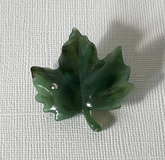 Vintage leaf brooch, lucite leaf pin, signed Avon… - image 3