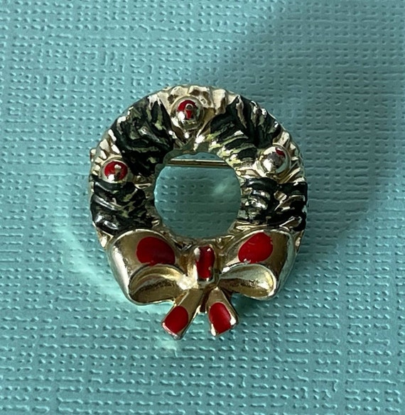 Vintage Christmas wreath brooch, small wreath bro… - image 2