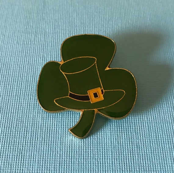 Vintage shamrock brooch, Vintage St Patricks pin, 