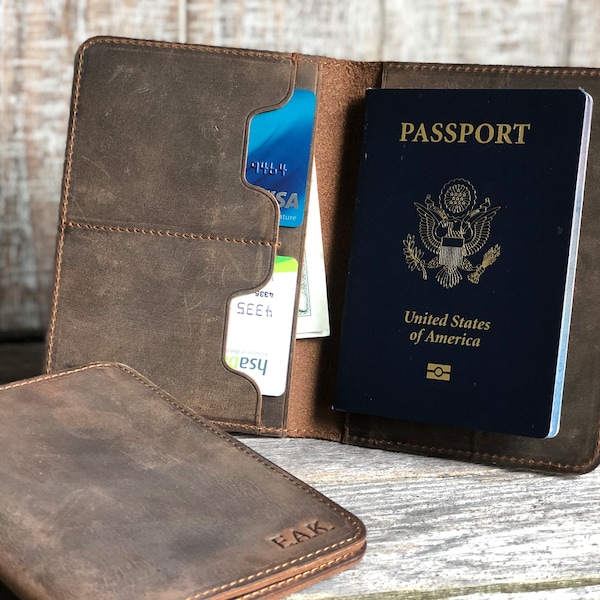 Skórzany portfel na paszport, spersonalizowany portfel podróżny, etui na paszport, skórzany uchwyt na paszport, prezent dla nowożeńców