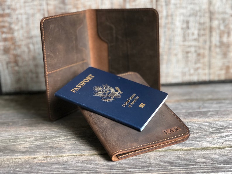 Portefeuille passeport en cuir, portefeuille de voyage personnalisé, étui pour passeport, porte-passeport en cuir, cadeau lune de miel image 10