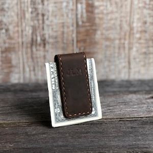 Gepersonaliseerde leren geldclip. Aangepaste geldclip. Gegraveerde geldclip. Minimalistisch cadeau. Huwelijkscadeau. Bruidsjonkers cadeau. Geldclip voor heren
