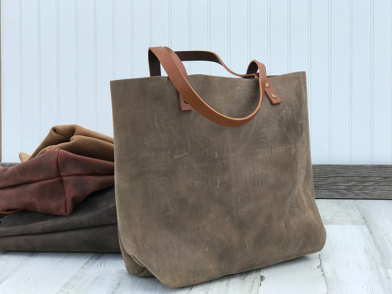 Classic Leather Tote, Everyday use tote bag, Laptop Work Student Bag, Personalized Leather Shoulder Bag, Mothers Day Gift Light Brown
