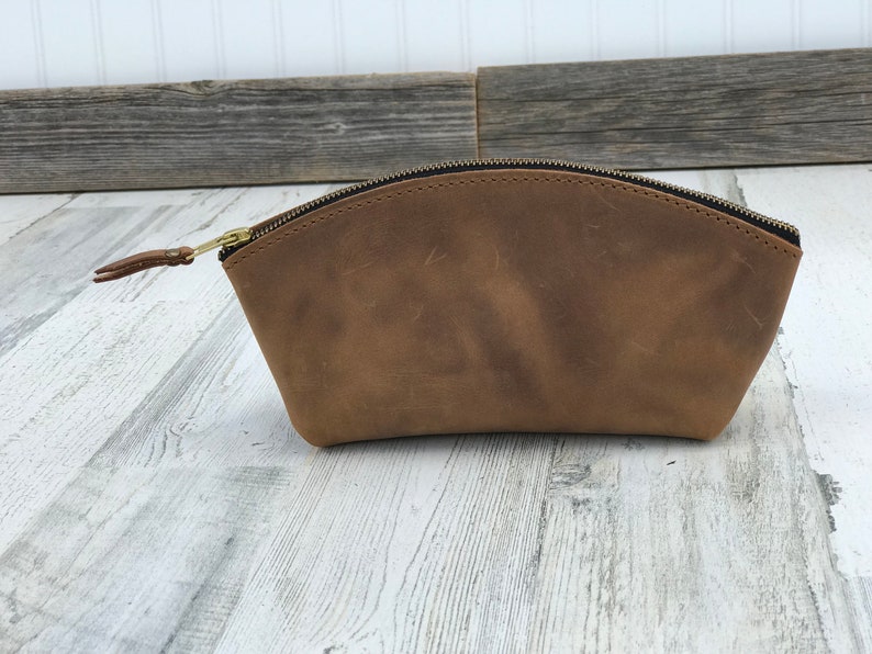 Leather Makeup Bag, Personalized Bridesmaid gift, Gift for Her, Leather Cosmetic Pouch, Cosmetics Bag, monogram toiletry bag Tan