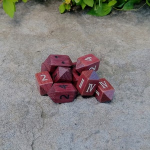 Purple Heart Barrel D4 Würfel LIMITED EDITION, vierseitiger Würfel mit Zahlen/Pips/römischen Ziffern/D2/Münzwurf, DnD/Tabletop/RPG/Brettspiele