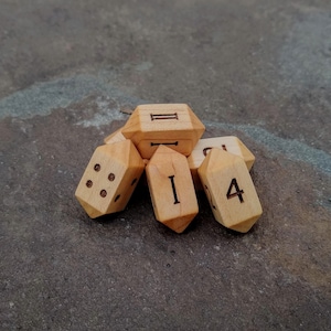 Sugar Maple Hardwood Barrel D4 Dice,  Four Sided Die with Numbers/Pips/Roman Numerals/D2/Coin Flip, perfect for DnD/Tabletop/RPG/Board Games