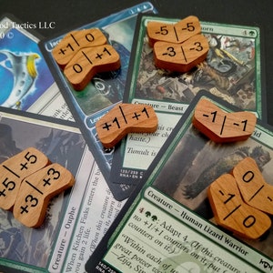 Magische +/+, -/- Wendetoken, anpassbare - Token für MTG, aus ausgewählten nordamerikanischen Harthölzern