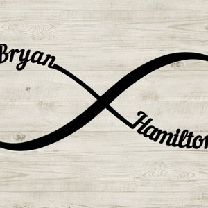 Könnte beinhalten: Schwarzes Unendlichkeitszeichen mit den Namen "Bryan" und "Hamilton" in kursivschrift.