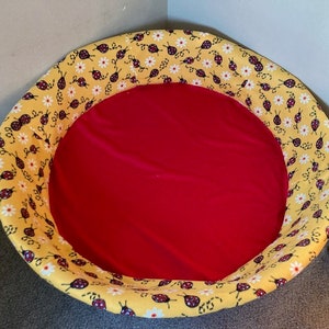 Large Whelping box/pool covers to keep new puppies safe and clean.  Great for dog breeders and dog lovers.