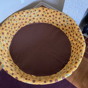 Large Whelping box/pool covers to keep new puppies safe and clean.  Great for dog breeders and dog lovers.