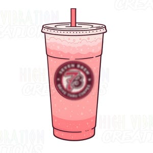 Könnte beinhalten: Ein rosa Getränk in einem durchsichtigen Plastikbecher mit Deckel und Strohhalm. Der Becher hat ein Logo mit der Aufschrift "Seven Brew 73". Das Getränk sieht aus wie ein Smoothie oder Milchshake.