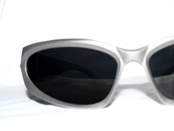 Millennium Chic: Y2K Retro Silver Sunglasses - Etsy display picture 1