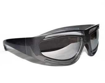 Y2K Edge: Gafas de sol retro elegantes en color gris plomo