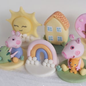 Peppa pig fondant cupcake toppers, set of 6, peppa pig birthday party decoration, George pig family cake topper