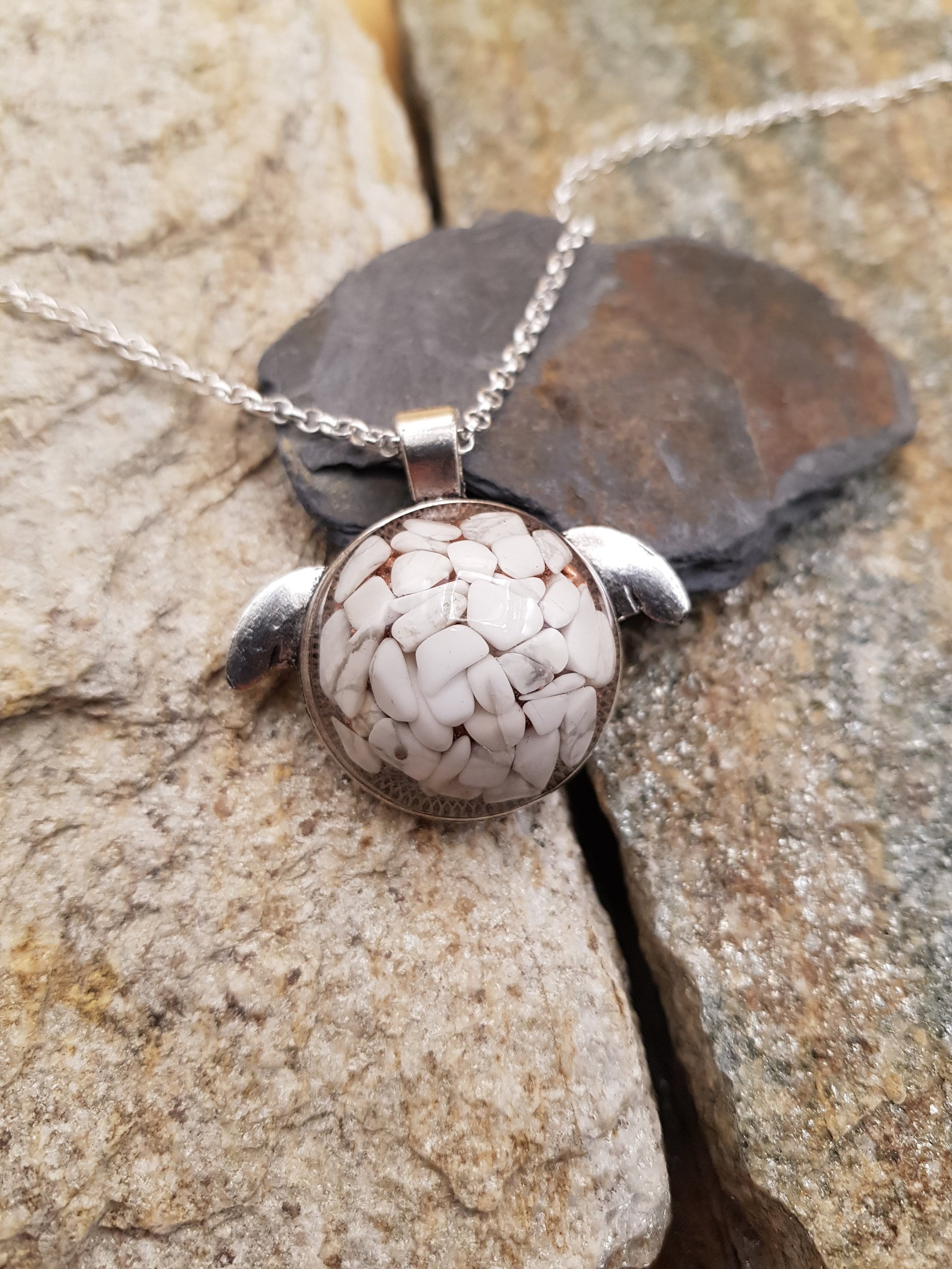 Orgonite Orgone Pendentif Howlite Stabilité