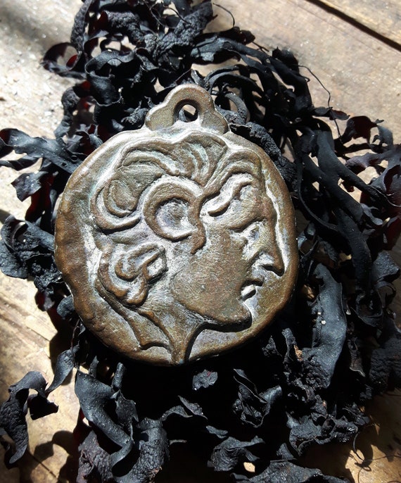Vintage Greek bronze pendant, Alexander the great… - image 1
