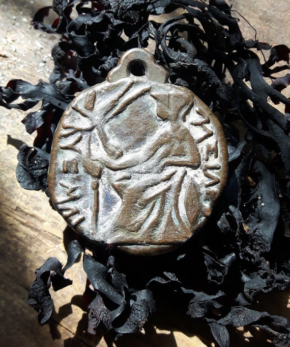 Vintage Greek bronze pendant, Alexander the great… - image 2