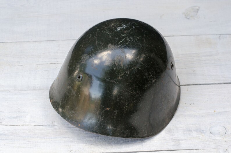 Authentic Army Helmet From 1970s Vintage Sodiers Green Etsy