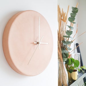 8in/20.5cm - Vegtan Leather wall clock - Natural M size - Minimalist. Scandinavian design. Home gift. Wall decor. Modern clock. Sustainable