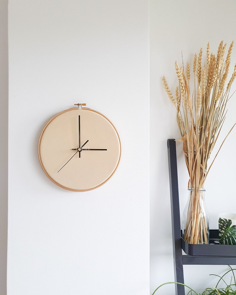8.7in/22cm Leather wall clock Pearly cream. M size Minimalist. Scandinavian design. Home gift. Wall decor. Modern clock. Sustainable image 1