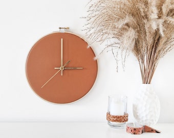 8.7in/22cm - Leather wall clock - Terracota color - M size - Minimalist. Scandinavian design. Home gift. Wall decor. Nordic decoration