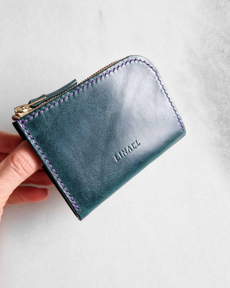 Compact zipper wallet Premium Italian Leather. Handmade Small Travel wallet. Minimalist pouch. Vegtan. Saddle stitched Leather cardholder Blue