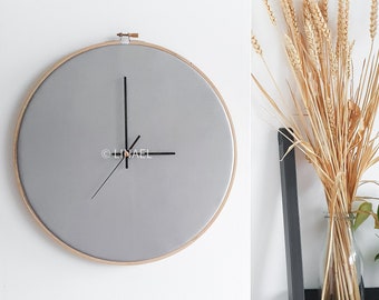 Leather wall clock - Silver - L size - Minimalist. Scandinavian design. Birthday gift. Unique. Silent mechanism by request. Statement decor