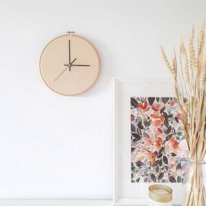 8.7in/22cm Leather wall clock Pearly cream. M size Minimalist. Scandinavian design. Home gift. Wall decor. Modern clock. Sustainable image 7