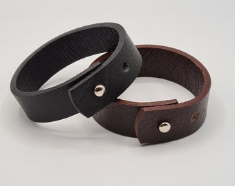 Personalized Full Grain Leather Wristband adjustable Mens Bracelet Surfer Wrap Black Brown Man Boy