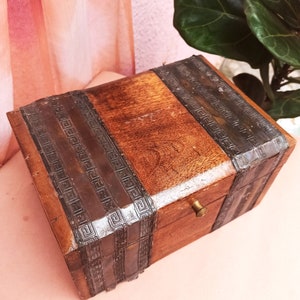 Traditional Indian wooden box with metal carved strips jewelry case| Vintage Indian Jewelry Box| Wooden trinket box| wooden trinket box