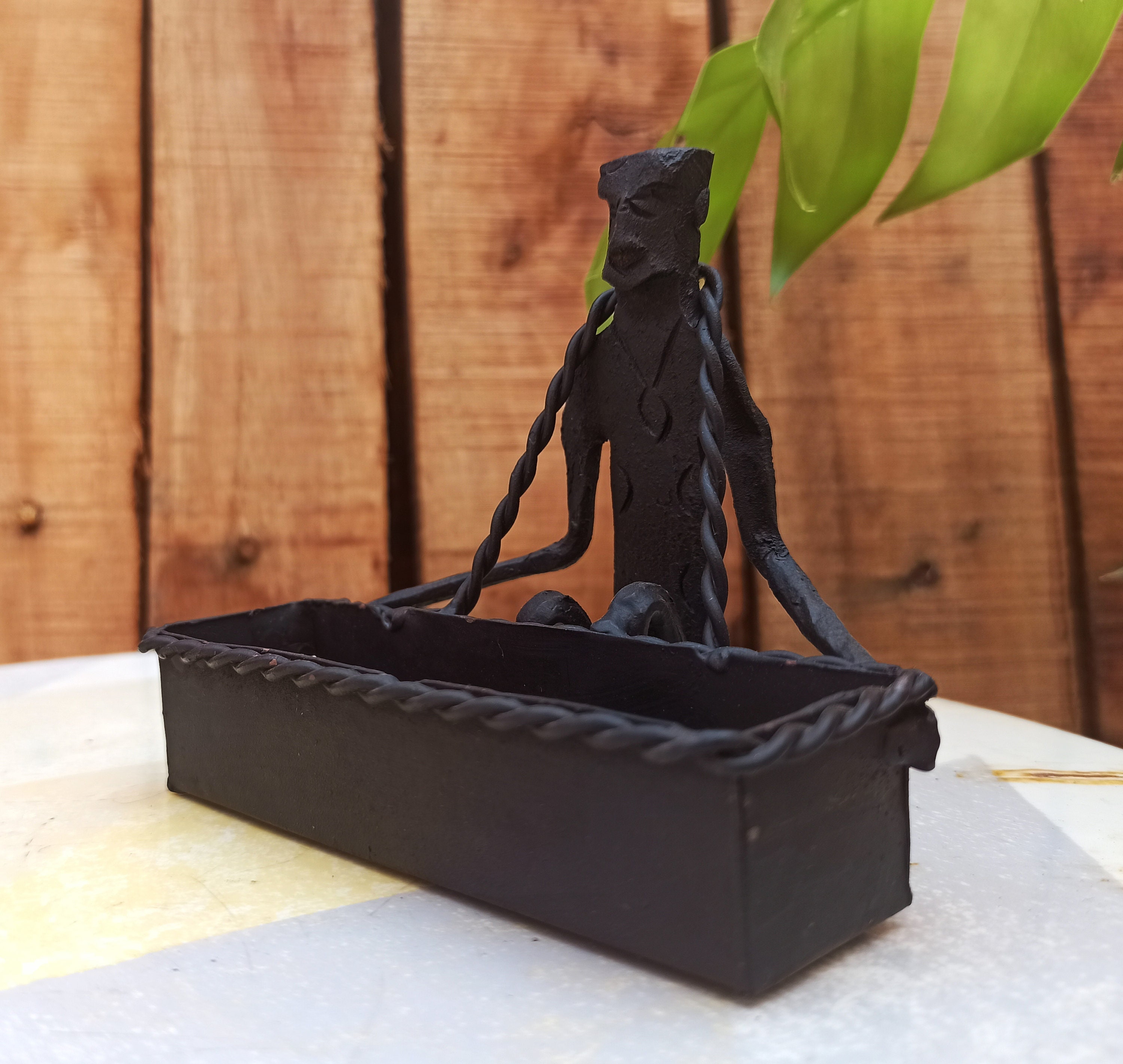 Handmade wrought iron Visiting Card Holder| Tribal Indian metal artefacts| Office Decor| Pitva art figurine| hand forged metal art