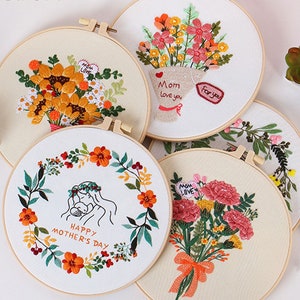 母の日初心者向け手刺繍キット、カーネーションとひまわりの花束刺繍キット、母と子のパターン、彼女への贈り物 - 8インチ