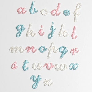 26 parches bordados con letras pequeñas, pegatinas bordadas del alfabeto, parche autoadhesivo para planchar/coser en parches de apliques del alfabeto