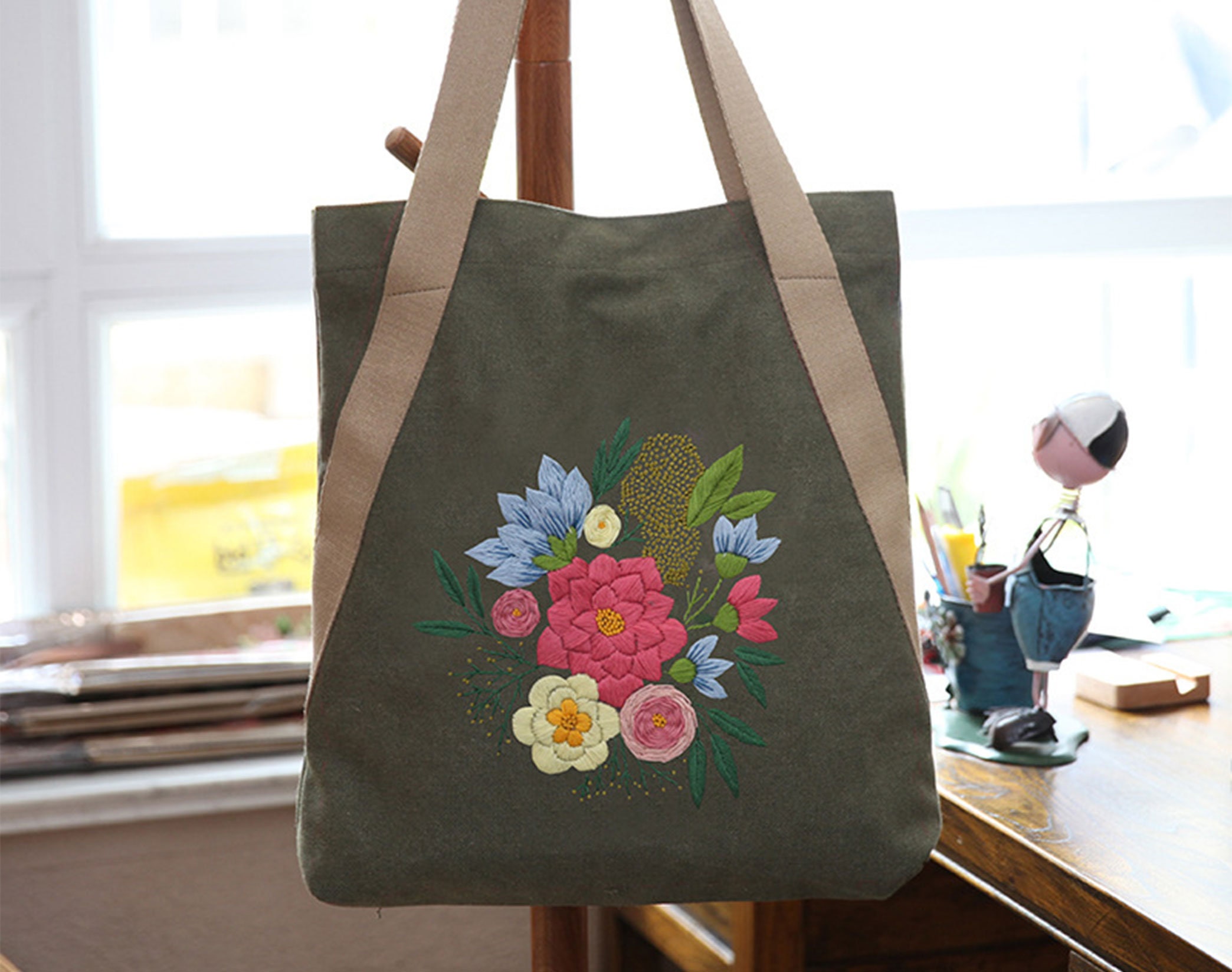 DIY Embroidery Bag for Women with Flower Pattern Handmade Craft for  Beginner Type A 