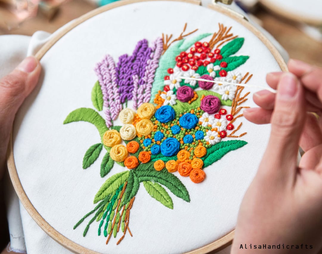 Embroidery Kit for Beginner, DIY Flowers Bouquet Craft Kit Adult, Modern Embroidery Floral Home