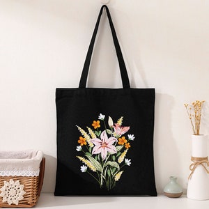 Handstickerei Tasche für Anfänger, Blumen Blumen Stickerei Tote Bag Kit, Lilie Wildblumen Stickerei, moderne DIY Handarbeit Tote Kit