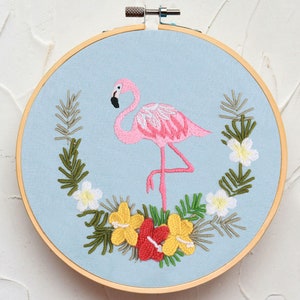 Pink Flamingo Starter Embroidery Kit, Preprinted Birds and Flowers Embroidery Kit for Beginners, with Pattern and English Instructions-8in A