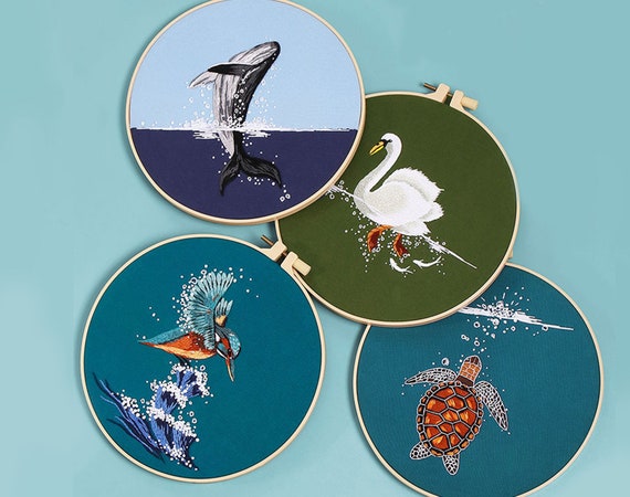 Meecaa Kit da ricamo per principianti, set per ricamo a mano con colibrì, animale, fiore, set per punto croce stampato, per principianti, con telaio da ricamo e istruzioni (fiori di pesco